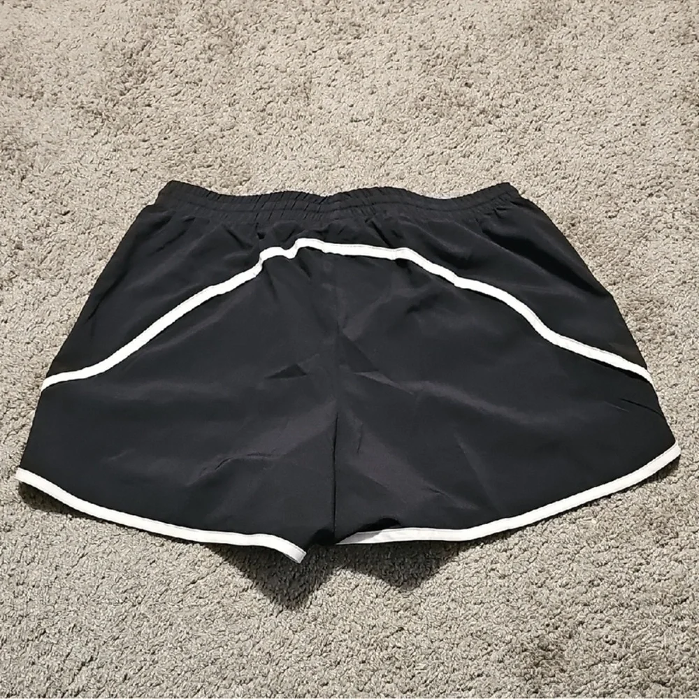 NWOT - Gymshark woman’s Black Athletic Shorts size small - Picture 2 of 12